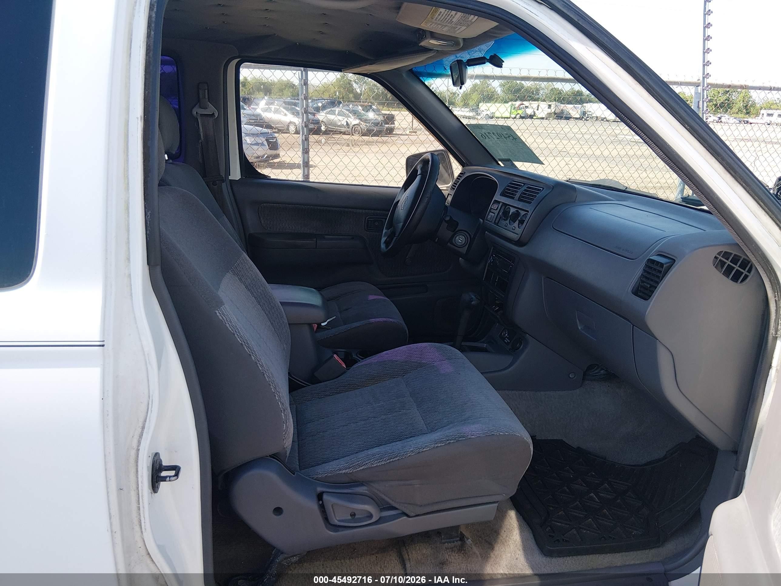 2000 Nissan Frontier 2wd Se/xe White vin: 1N6ED26T4YC401453