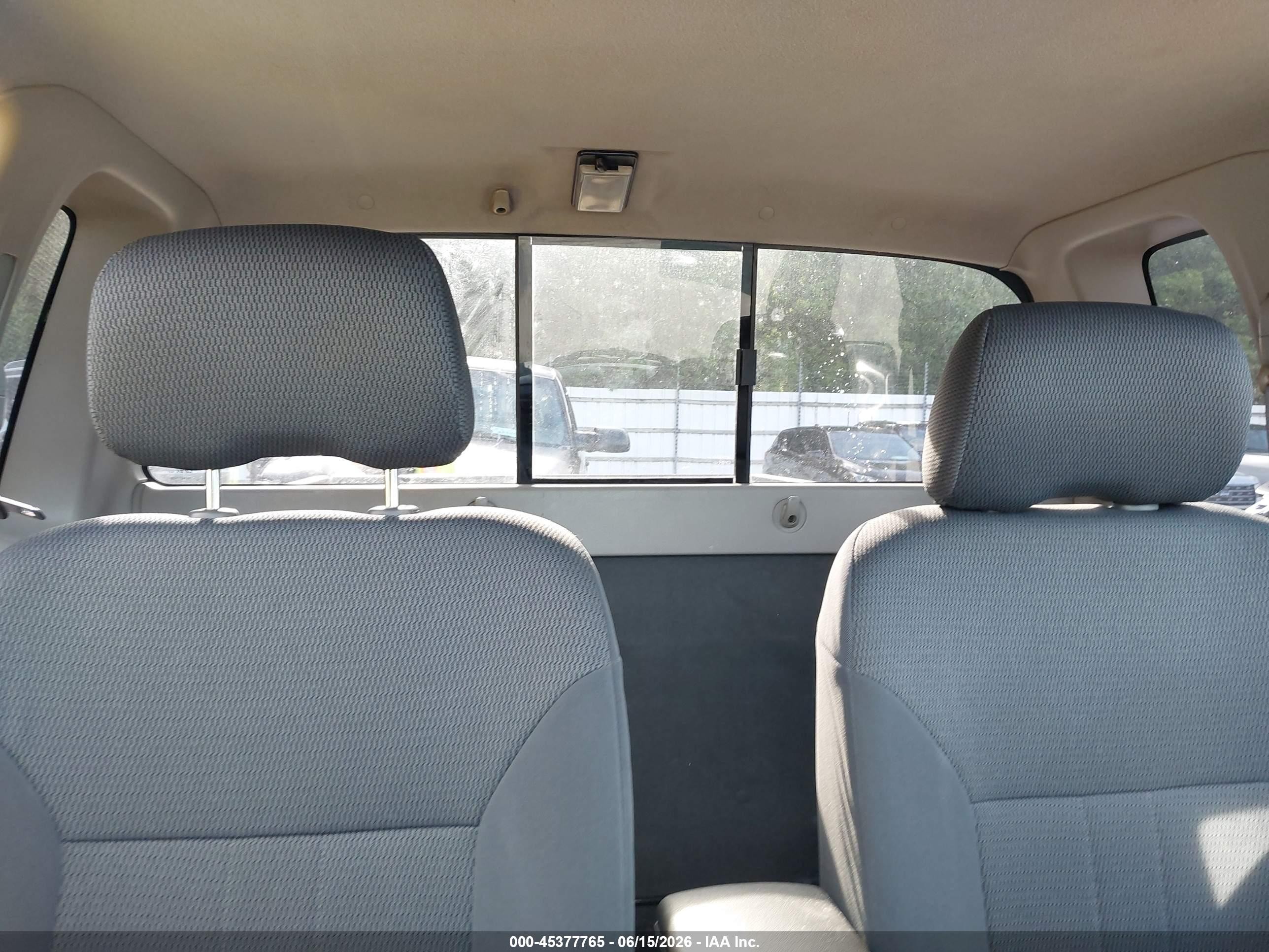 2004 Nissan Frontier Desert Runner Xe-v6 White vin: 1N6ED26T74C422307