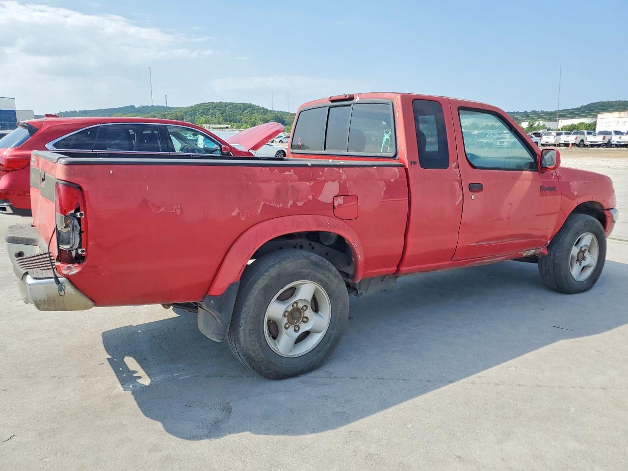 2000 Nissan Frontier Xe Desert Runner Red vin: 1N6ED26T7YC316929