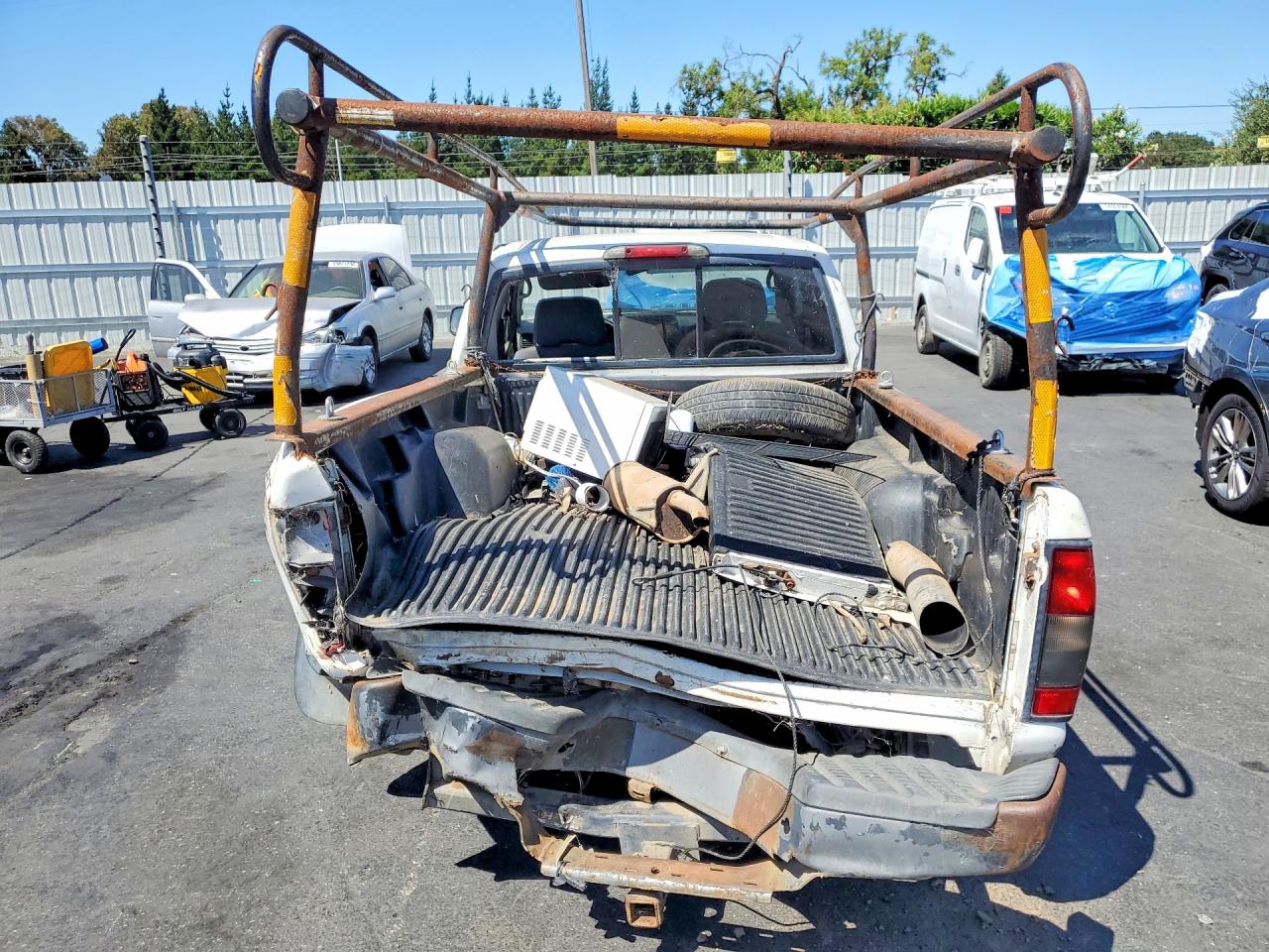 2002 Nissan Frontier Xe-v6 Desert Runner Белый vin: 1N6ED26T92C309696