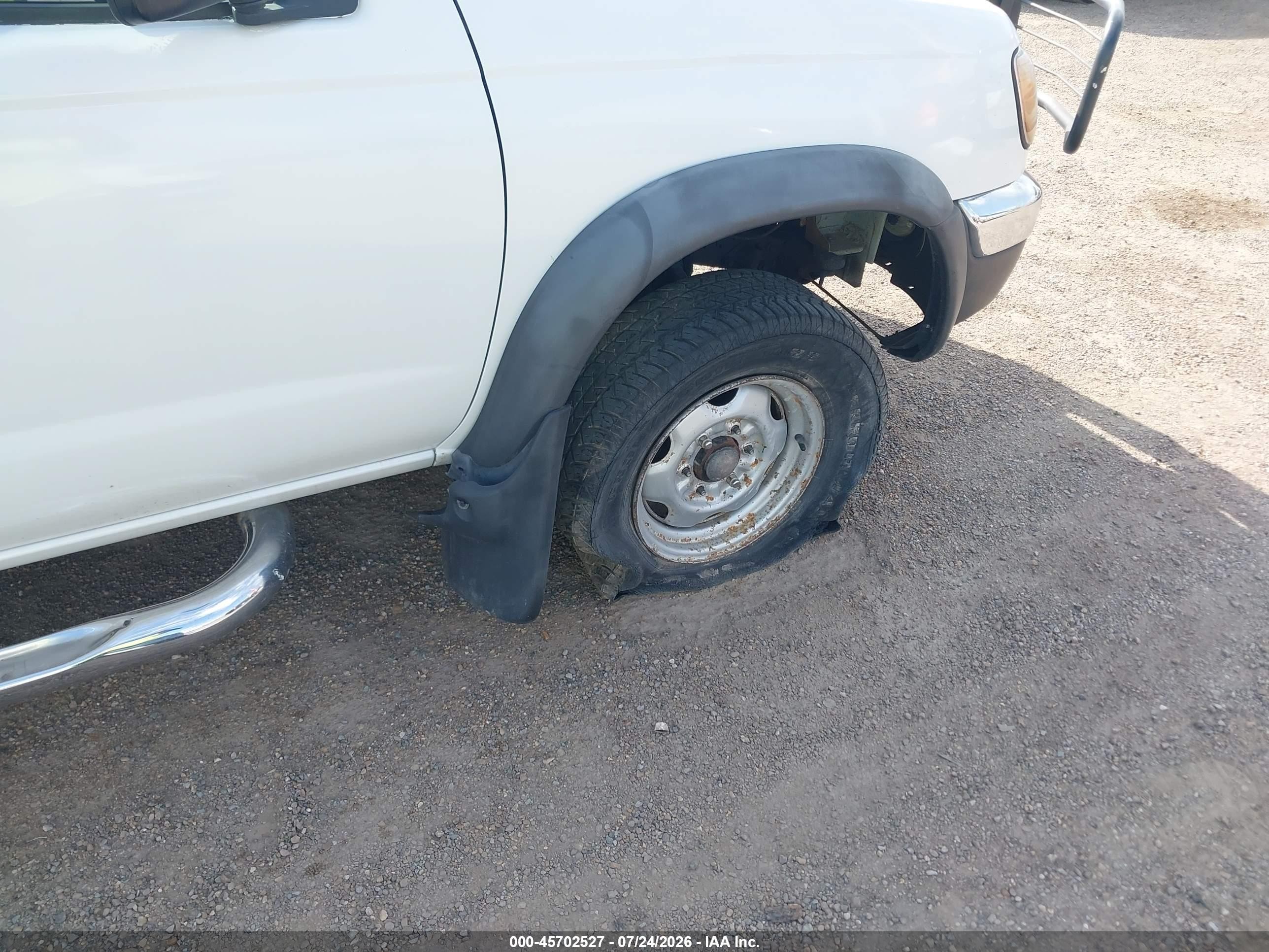 2000 Nissan Frontier Desert Runner Se-v6/desert Runner Xe-v6 White vin: 1N6ED26TXYC306475