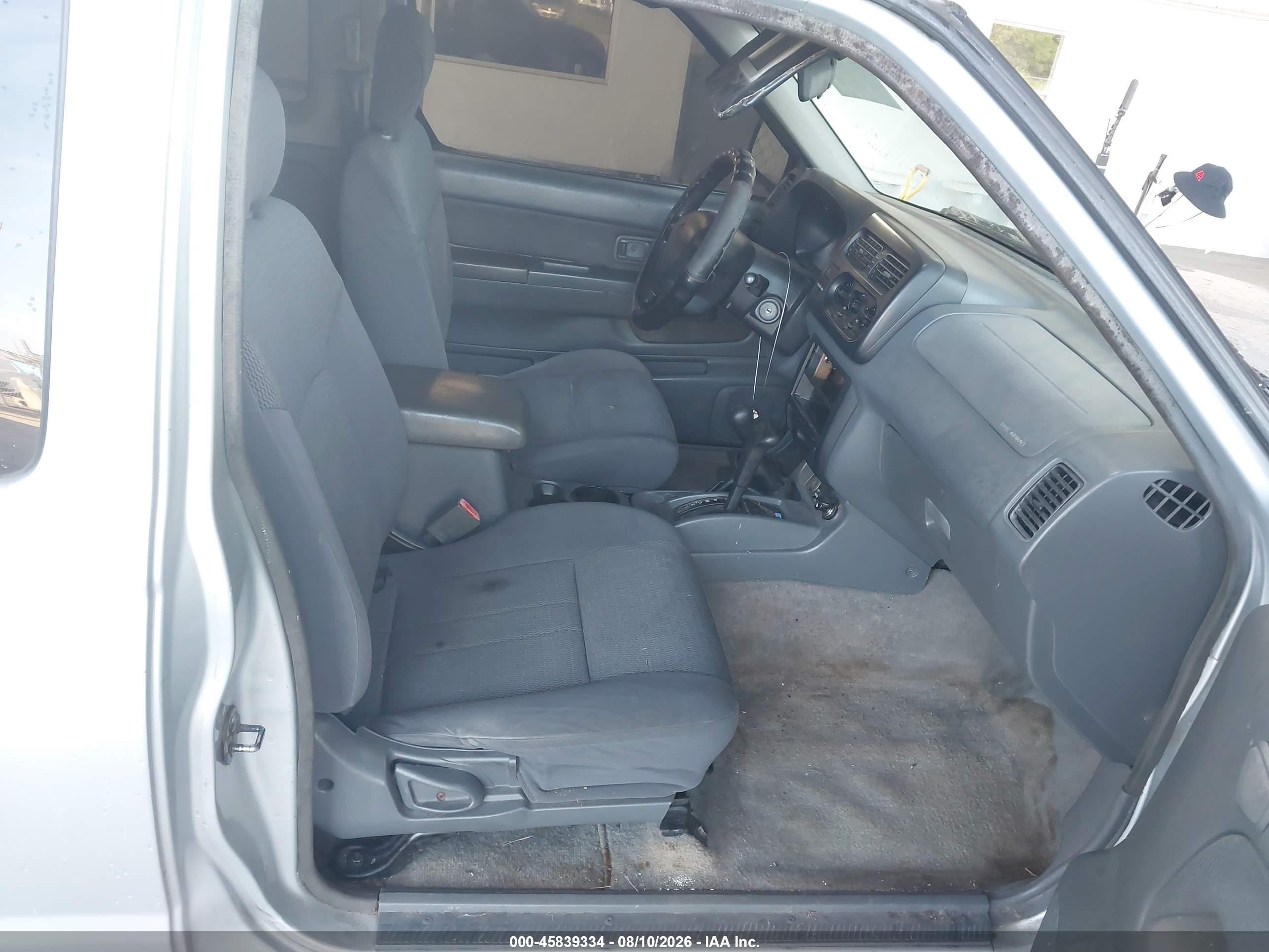 2001 Nissan Frontier Xe-v6 Silver vin: 1N6ED26Y01C315509