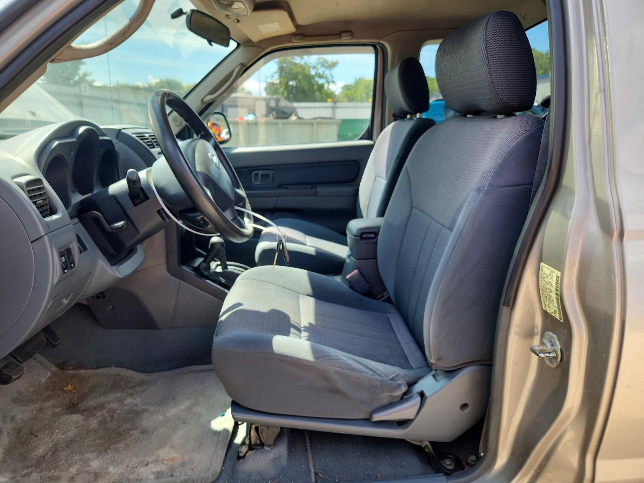 2004 Nissan Frontier Xe-v6 Tan vin: 1N6ED26Y34C433252