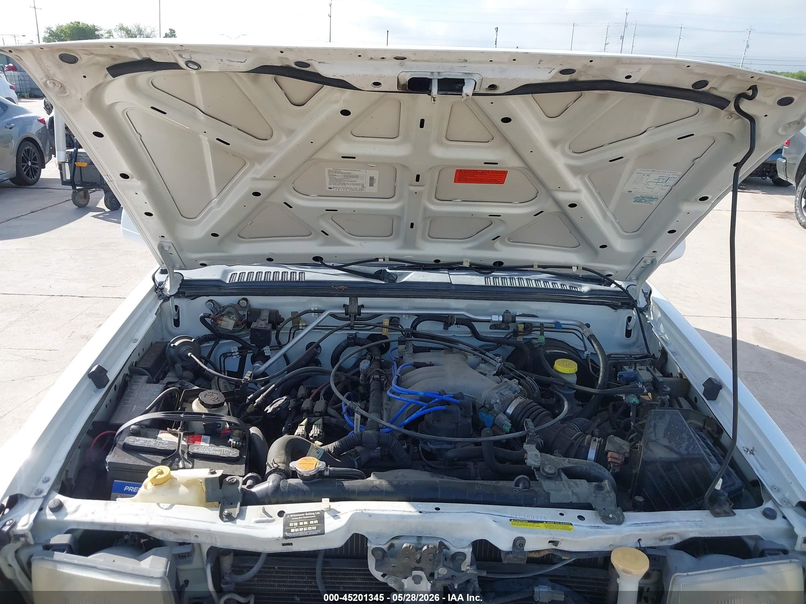 2000 Nissan Frontier Se-v6/xe-v6 White vin: 1N6ED26Y6YC369326