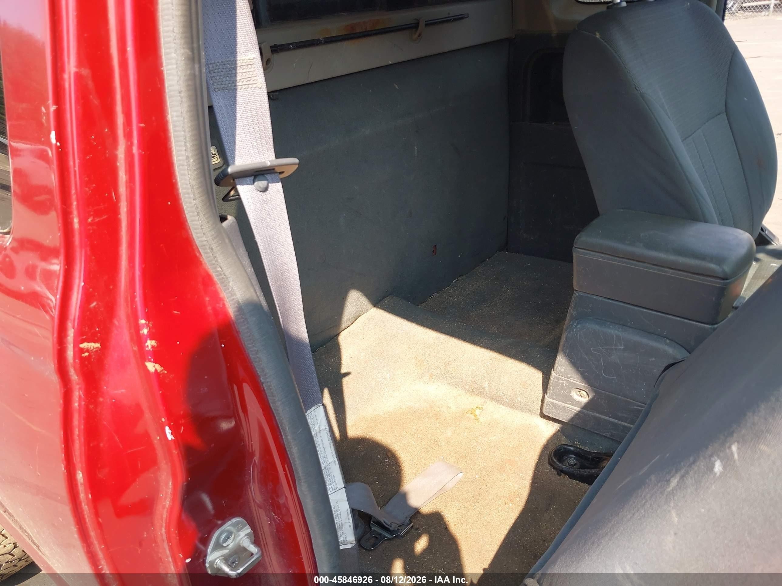2004 Nissan Frontier Xe-v6 Red vin: 1N6ED26Y74C456856