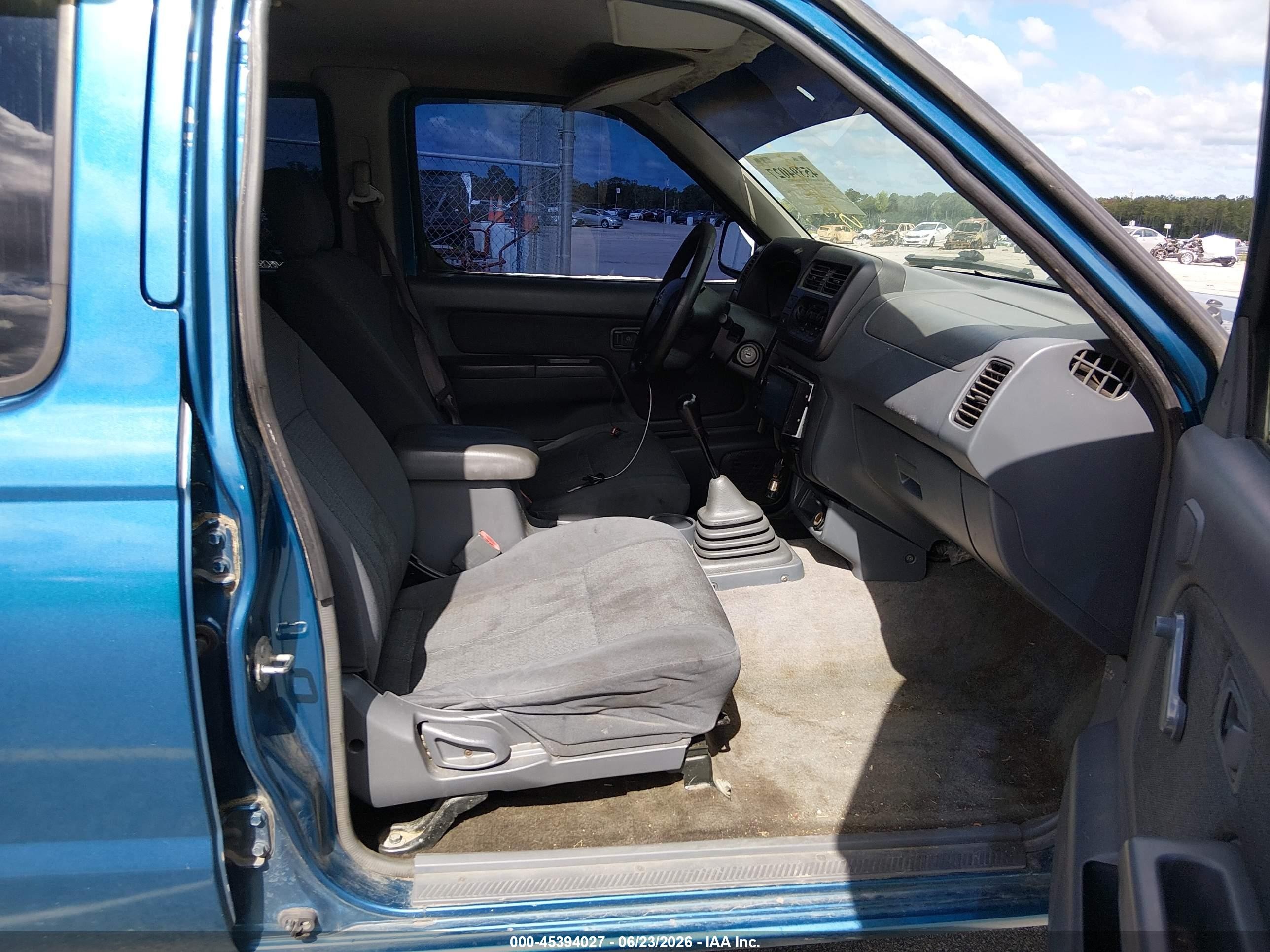2001 Nissan Frontier Xe-v6 Blue vin: 1N6ED27T01C377480