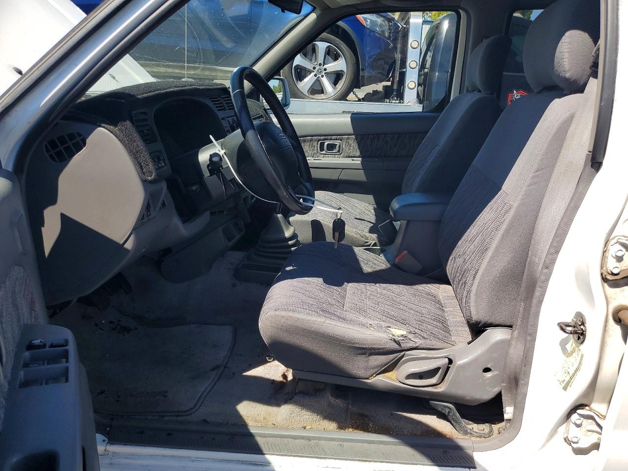 2000 Nissan Frontier Crew Cab Xe/crew Cab Se White vin: 1N6ED27T0YC316320