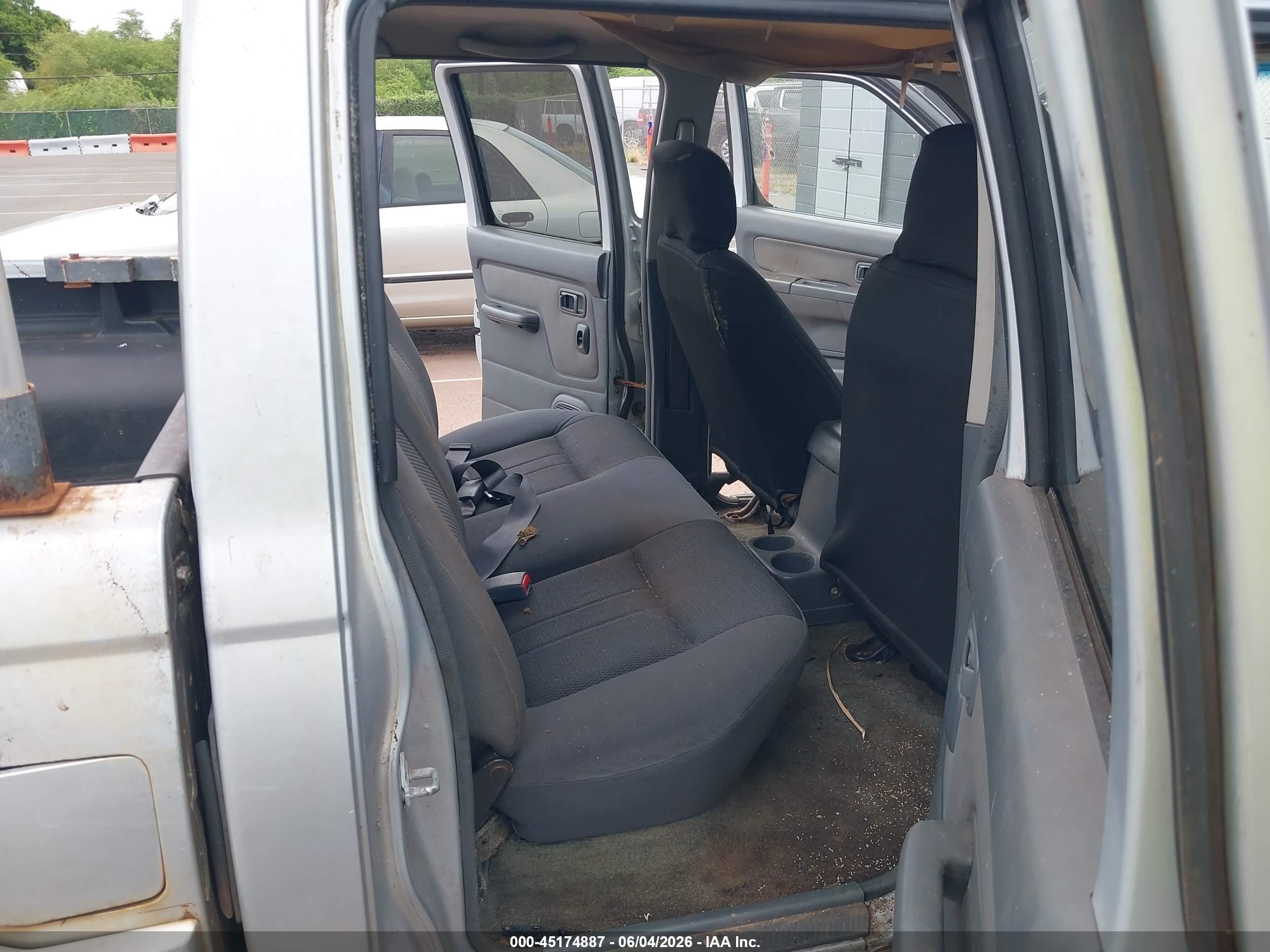 2001 Nissan Frontier Se-v6 Silver vin: 1N6ED27T21C361569