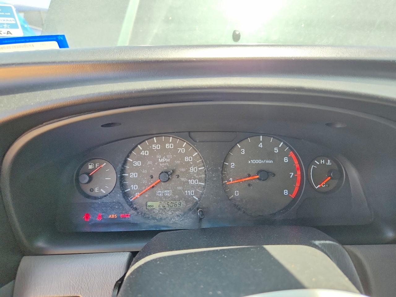2000 Nissan Frontier Xe Green vin: 1N6ED27T2YC403040