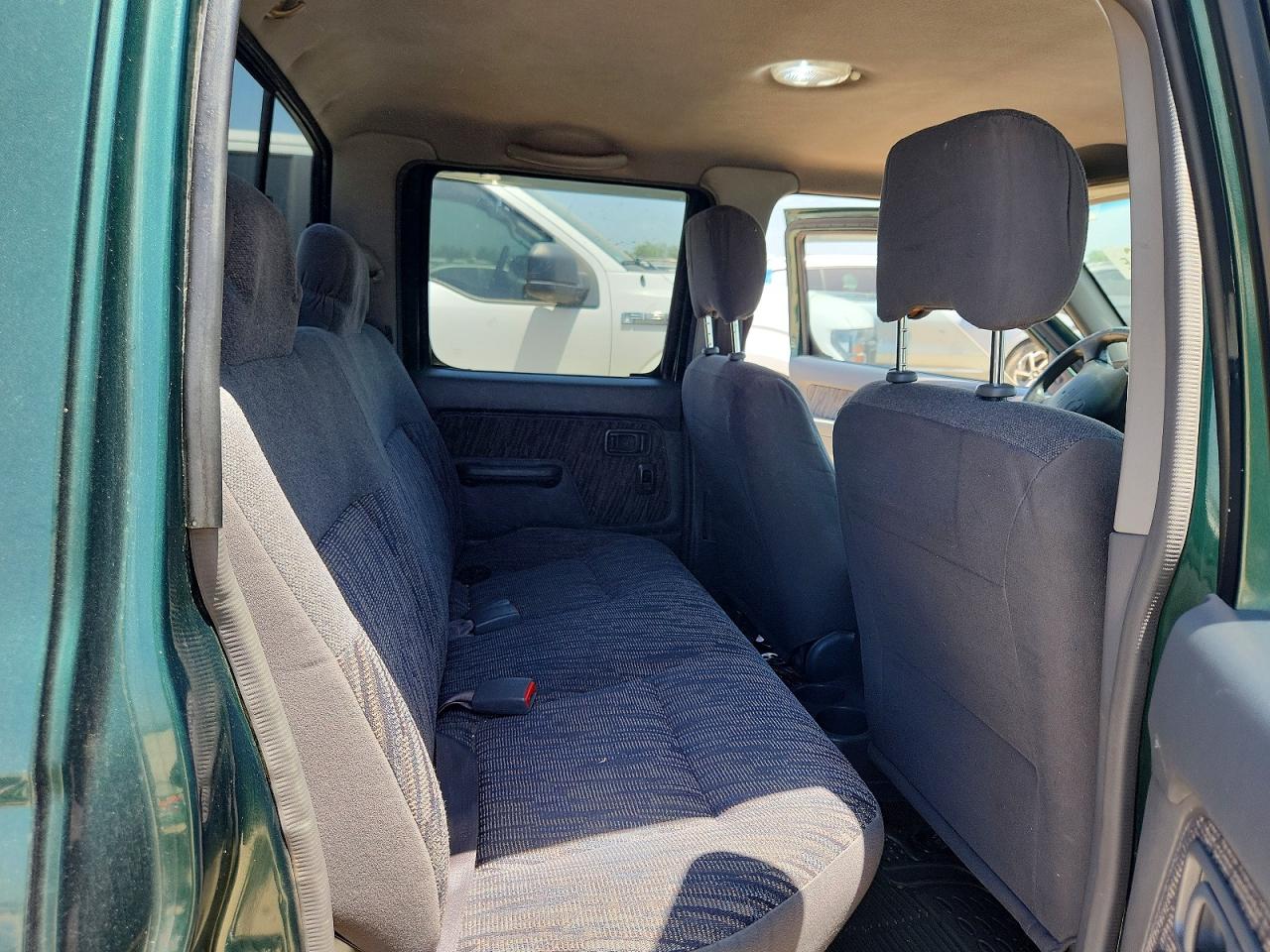 2000 Nissan Frontier Xe Green vin: 1N6ED27T2YC403040
