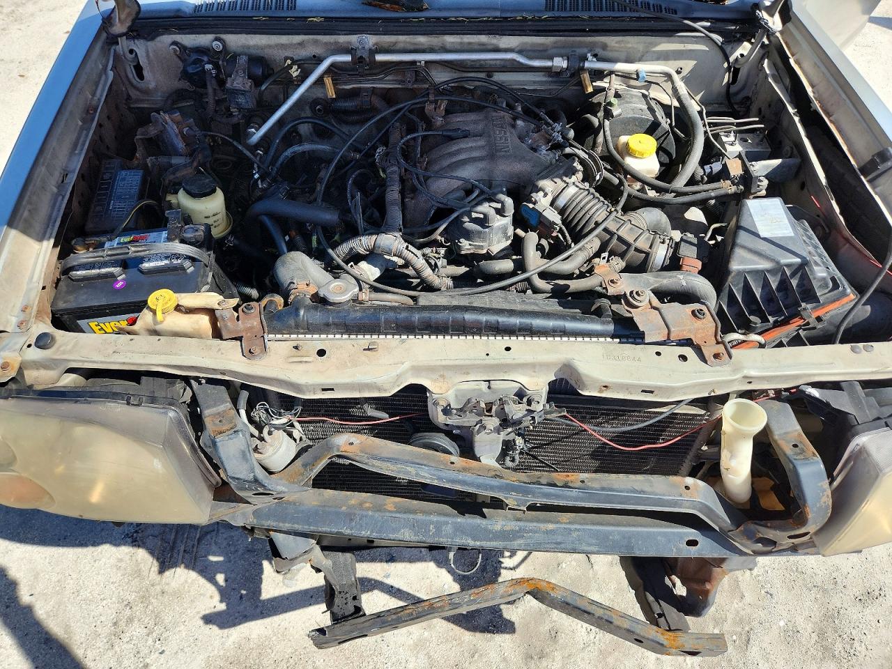 2001 Nissan Frontier Xe Серый vin: 1N6ED27T31C318844