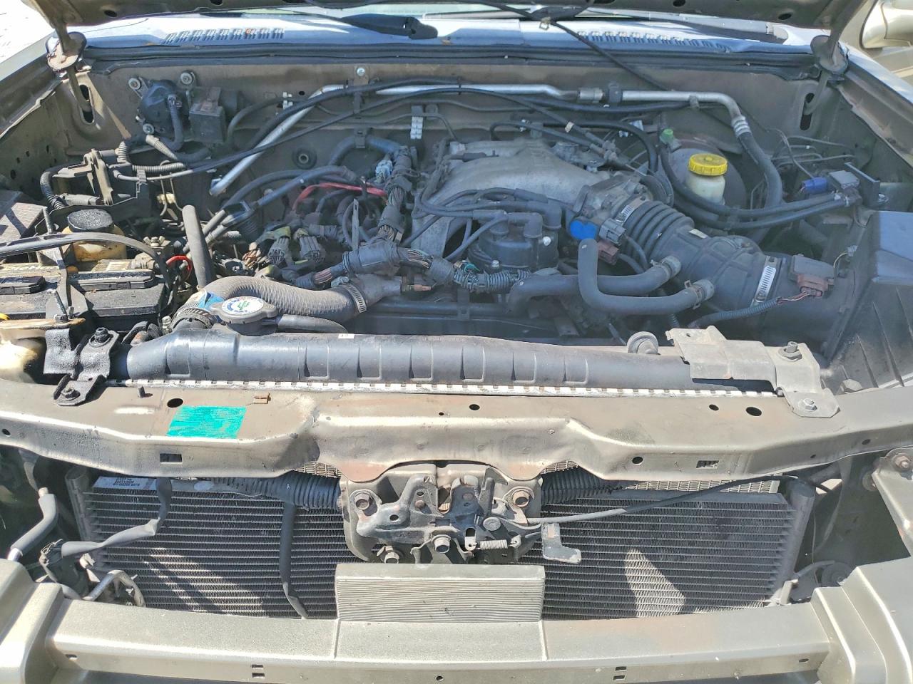 2001 Nissan Frontier Xe Gold vin: 1N6ED27T31C377537