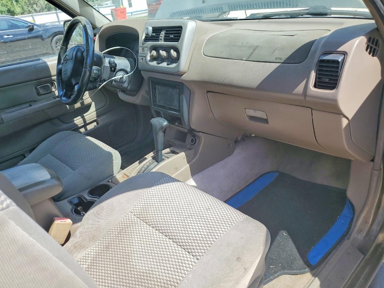 2001 Nissan Frontier Xe Gold vin: 1N6ED27T31C377537