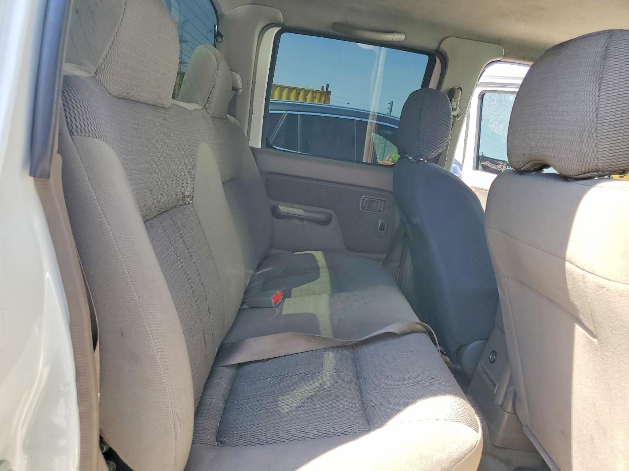2004 Nissan Frontier Crew Cab Xe V6 White vin: 1N6ED27T44C404796