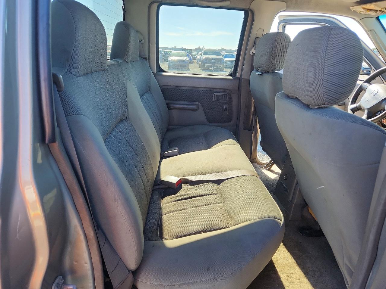 2004 Nissan Frontier Xe-v6 Gray vin: 1N6ED27T44C481328