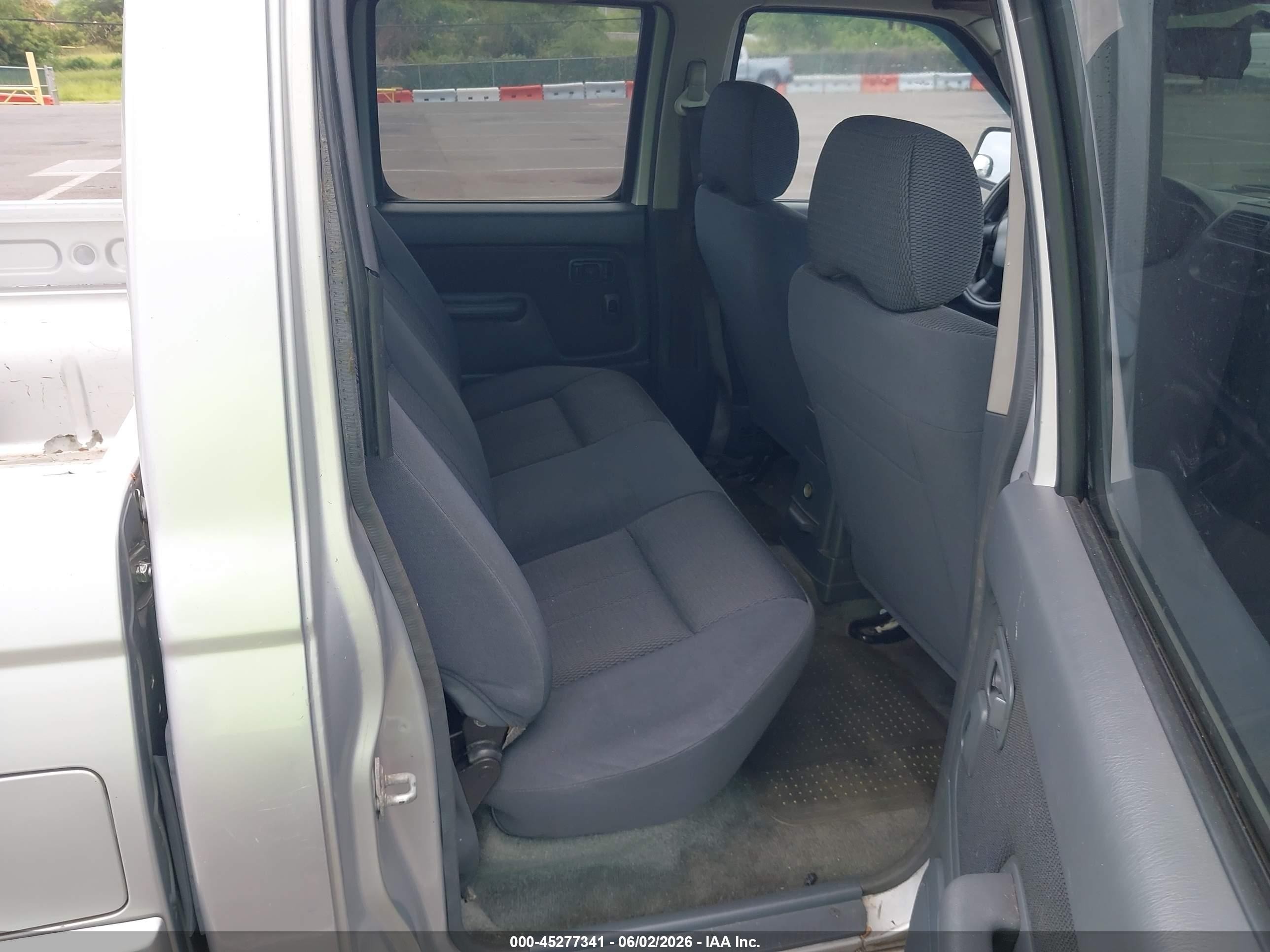 2004 Nissan Frontier Xe-v6 Silver vin: 1N6ED27T64C466121