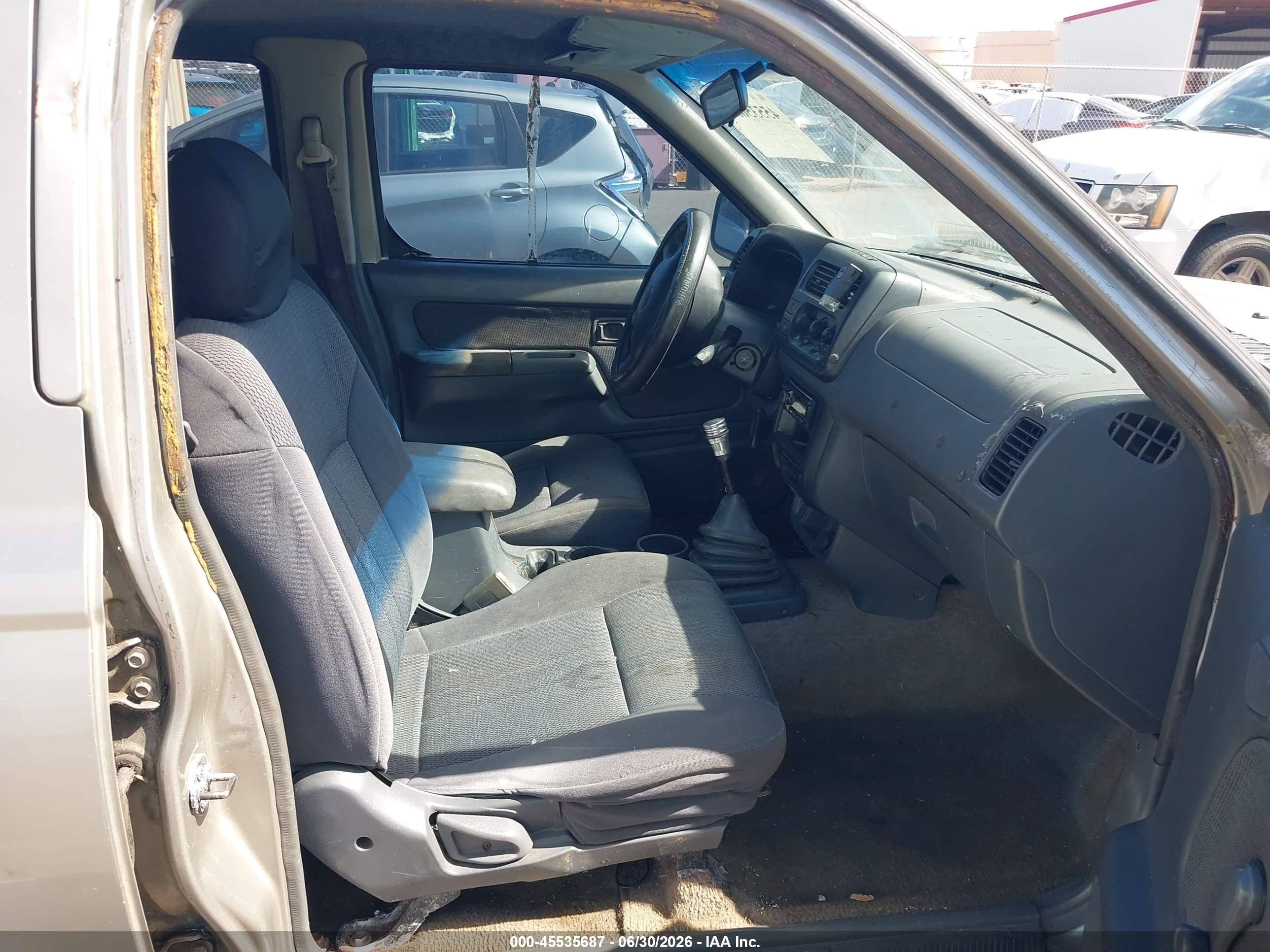 2001 Nissan Frontier Xe-v6 Silver vin: 1N6ED27T71C301318