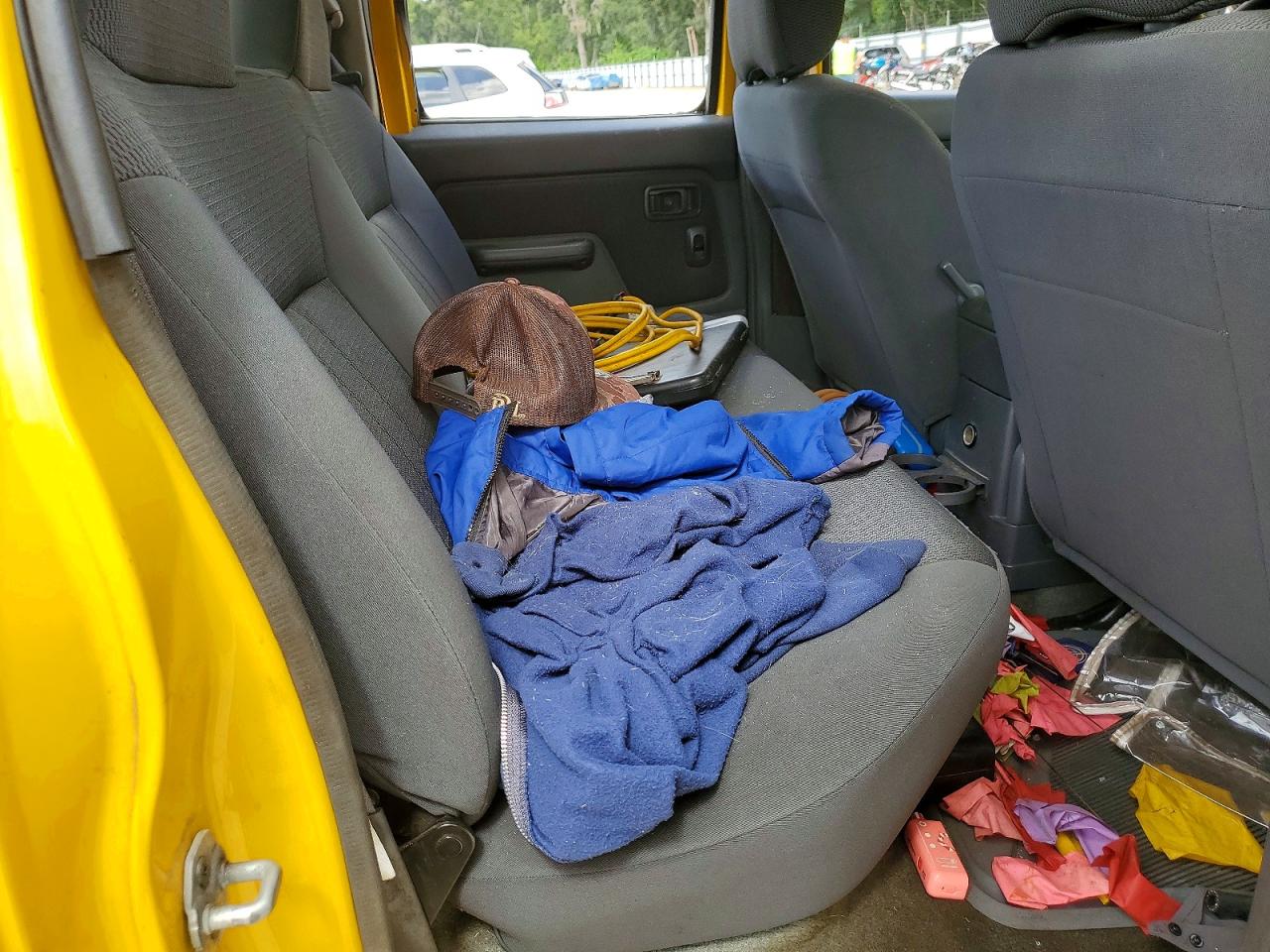 2004 Nissan Frontier Xe-v6 Yellow vin: 1N6ED27T74C442605