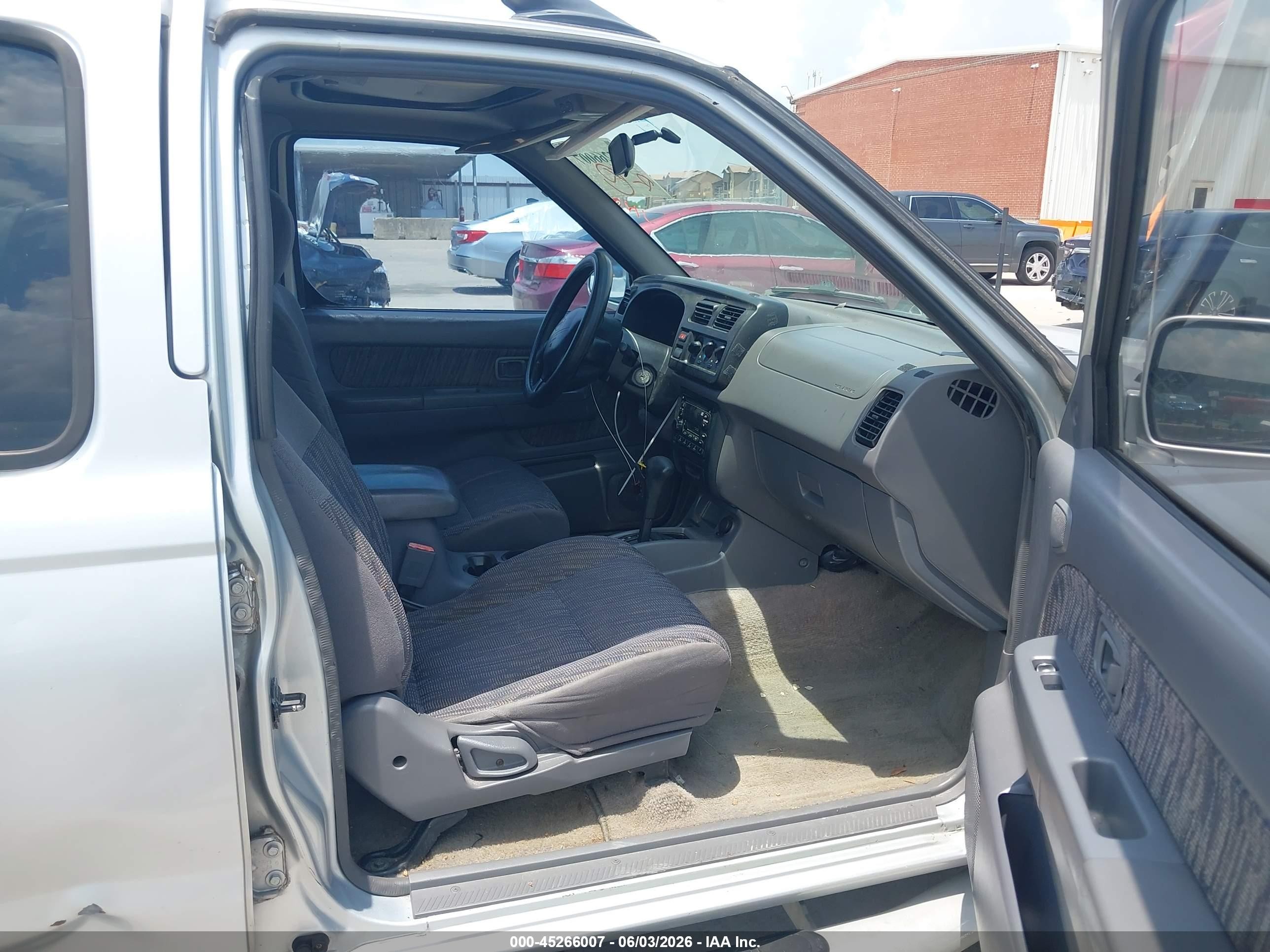 2000 Nissan Frontier Se-v6/xe-v6 Серебряный vin: 1N6ED27T7YC420352