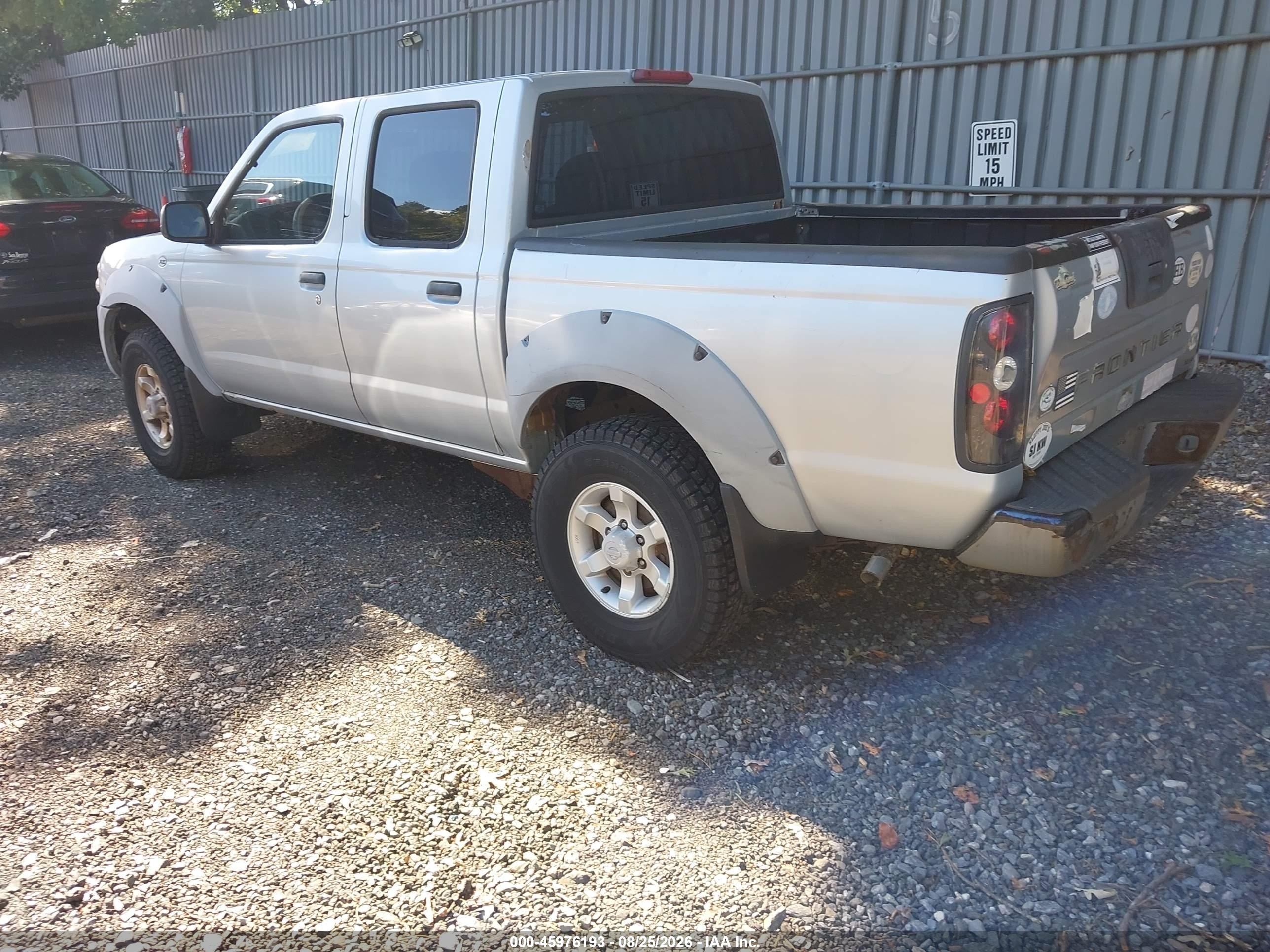 2001 Nissan Frontier Xe-v6 Серебряный vin: 1N6ED27T81C339740