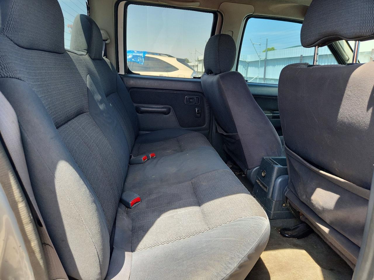 2002 Nissan Frontier Xe-v6 Серебряный vin: 1N6ED27T82C393699