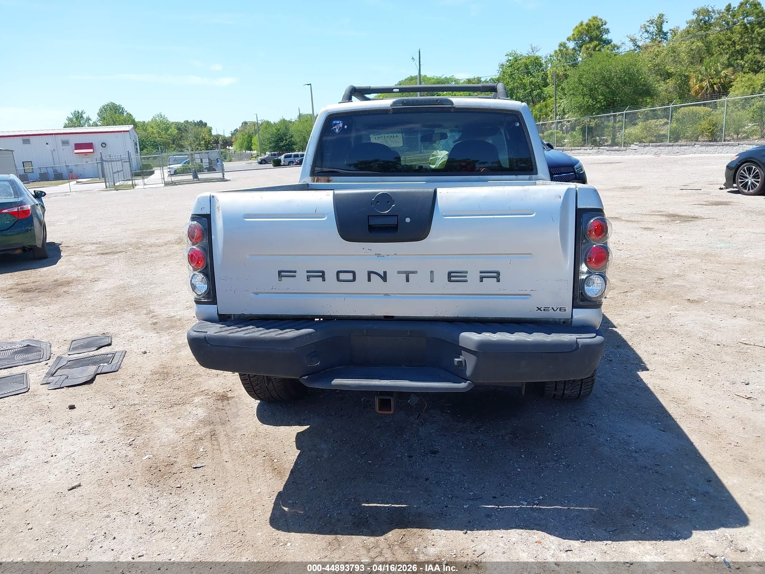 2001 Nissan Frontier Xe-v6 Серебряный vin: 1N6ED27T91C388641