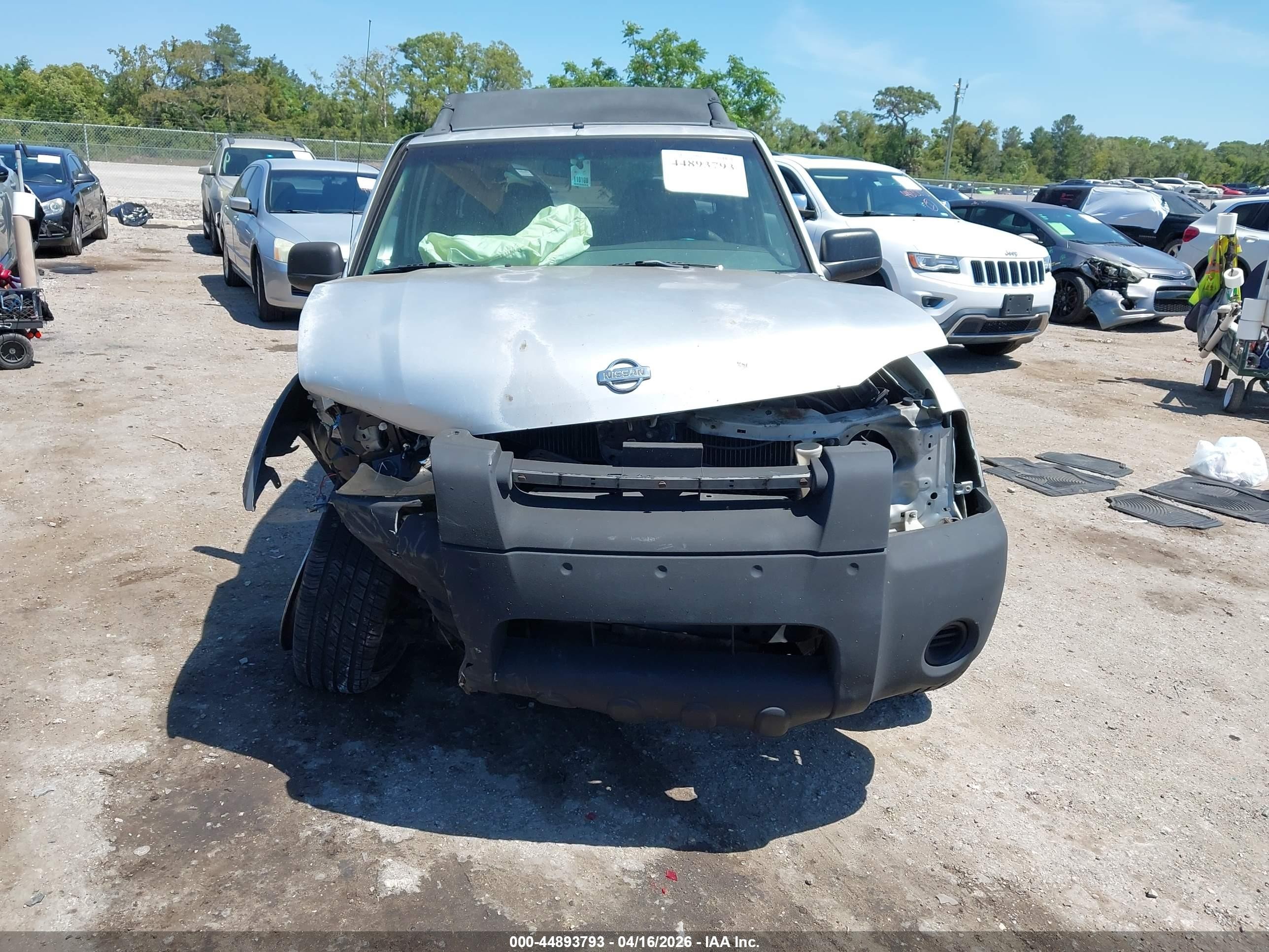2001 Nissan Frontier Xe-v6 Серебряный vin: 1N6ED27T91C388641