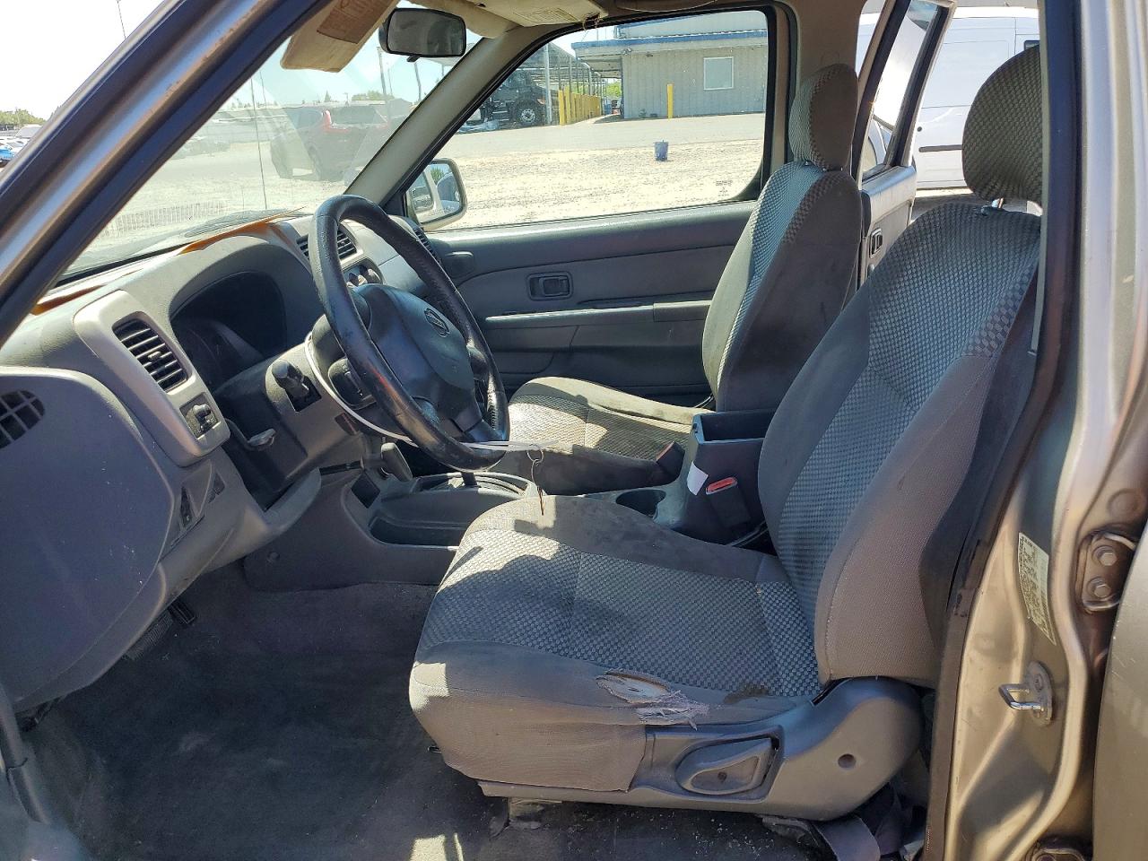 2001 Niss Frontier Gray vin: 1N6ED27T91C393645
