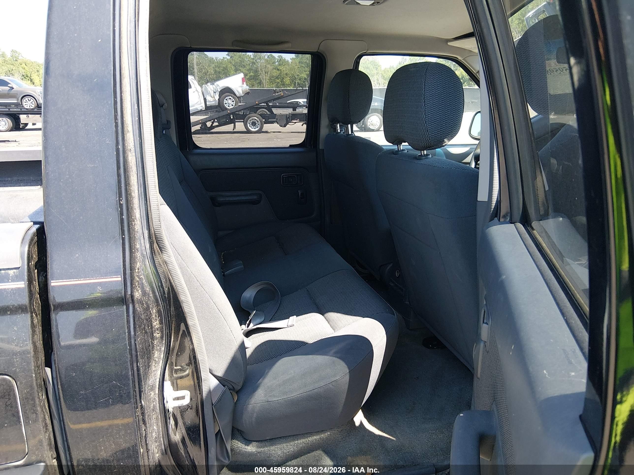 2004 Nissan Frontier Xe-v6 Black vin: 1N6ED27Y14C469925