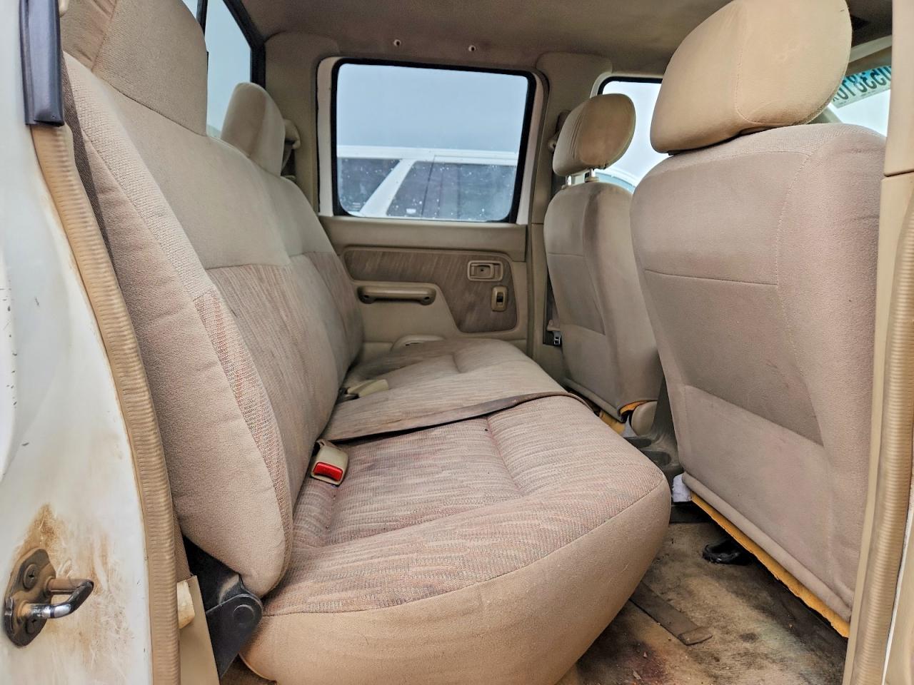 2000 Nissan Frontier Xe White vin: 1N6ED27Y3YC338677