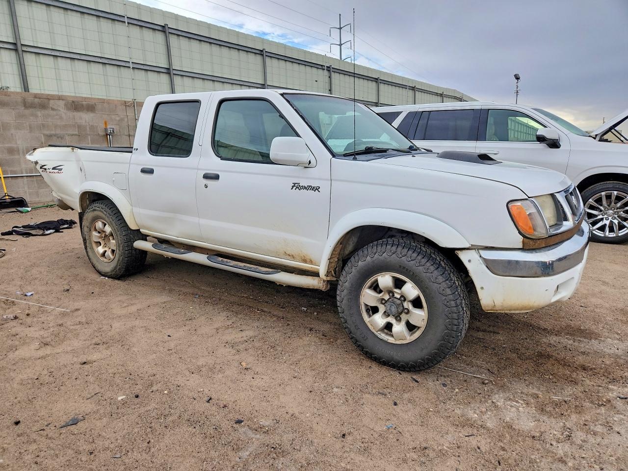 2000 Nissan Frontier Xe White vin: 1N6ED27Y3YC338677