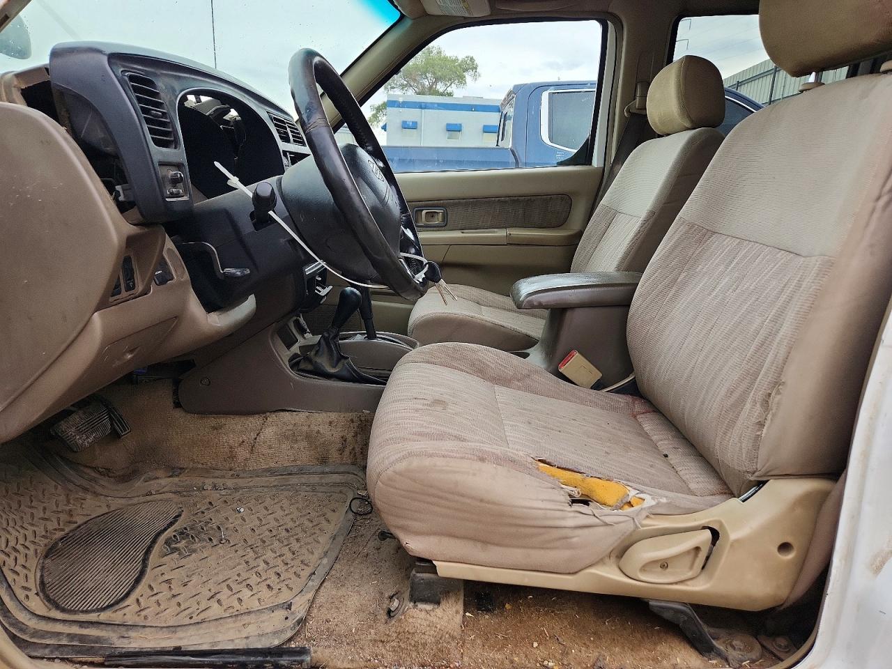 2000 Nissan Frontier Xe White vin: 1N6ED27Y3YC338677