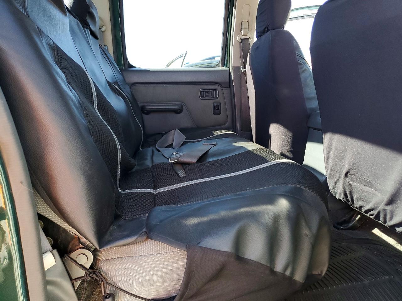 2001 Nissan Frontier Xe Green vin: 1N6ED27Y71C304540