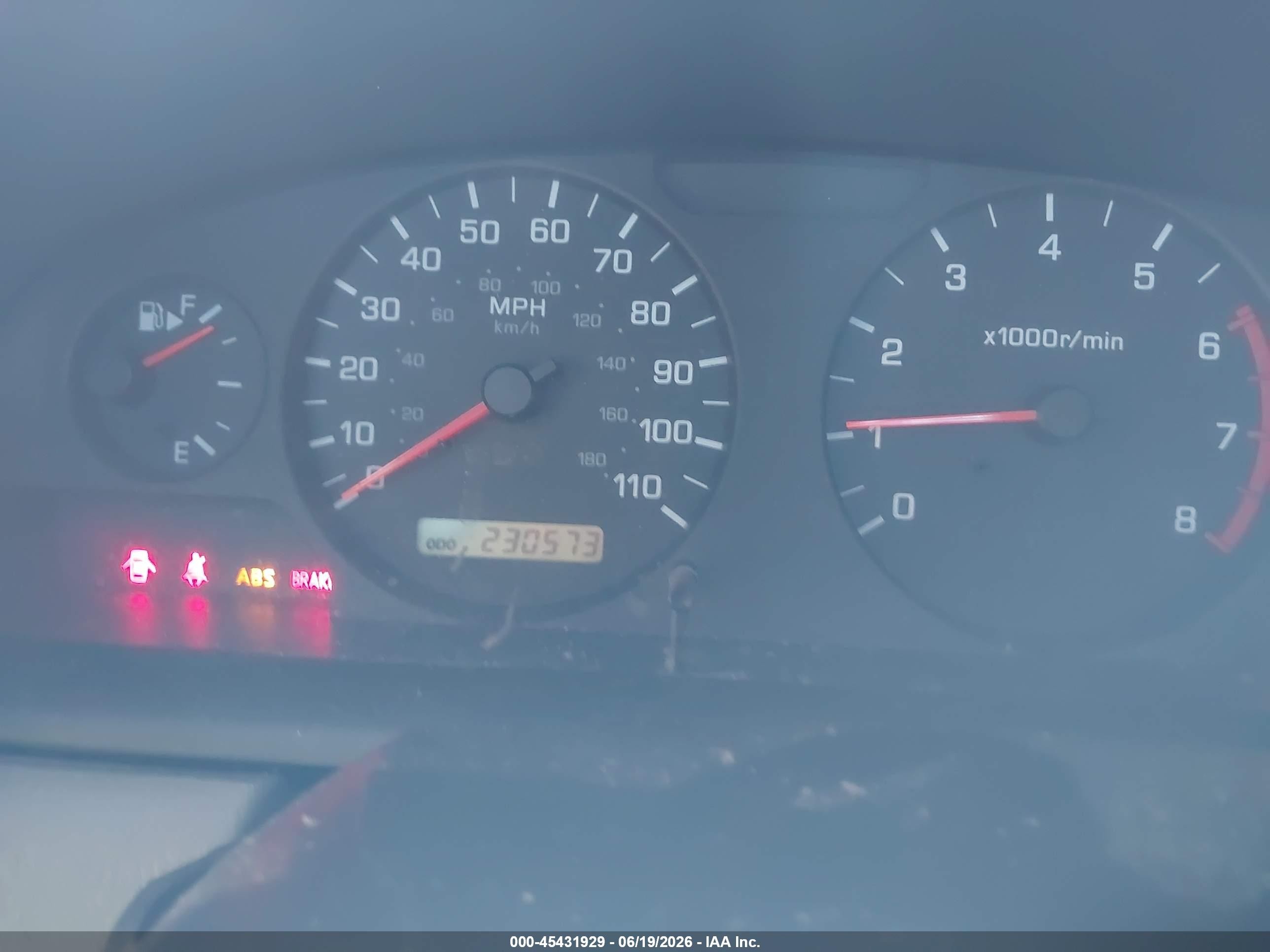 2001 Nissan Frontier Xe-v6 Champagne vin: 1N6ED27Y81C370708