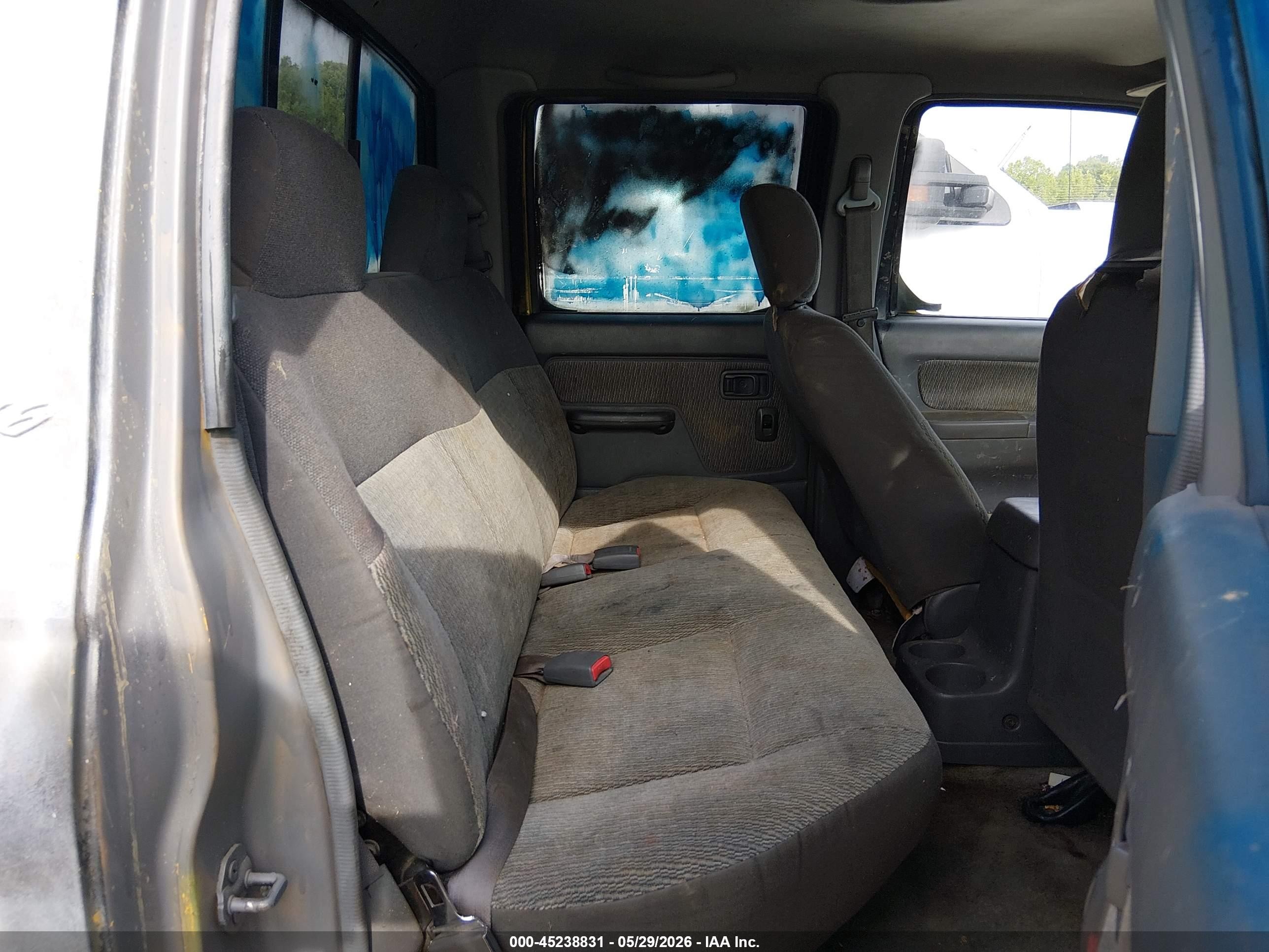 2000 Nissan Frontier Se-v6/xe-v6 Silver vin: 1N6ED27Y8YC343552