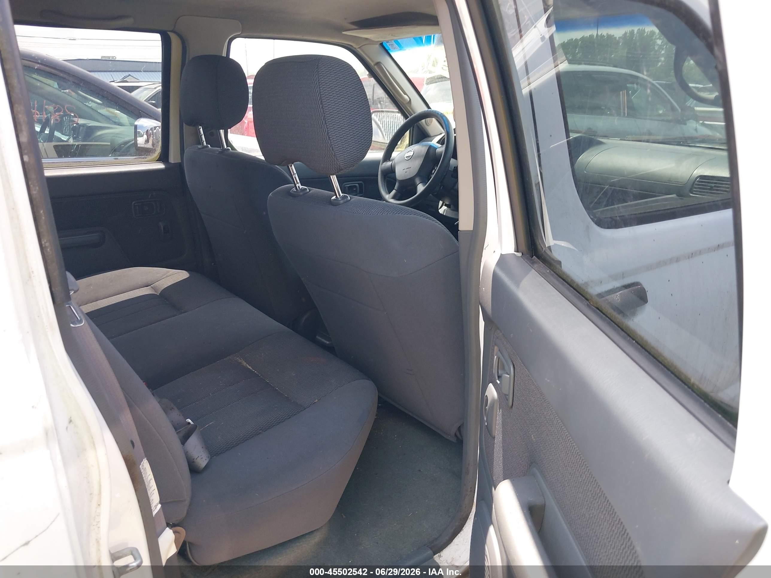 2002 Nissan Frontier Xe-v6 White vin: 1N6ED29X72C350049