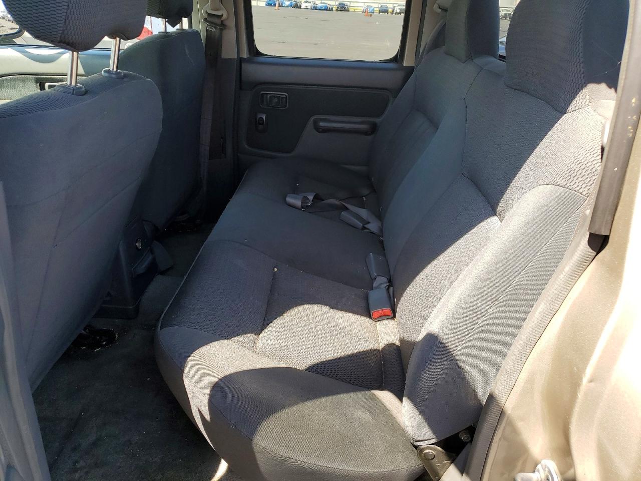 2003 Nissan Frontier Xe-v6 Бежевый vin: 1N6ED29XX3C472311