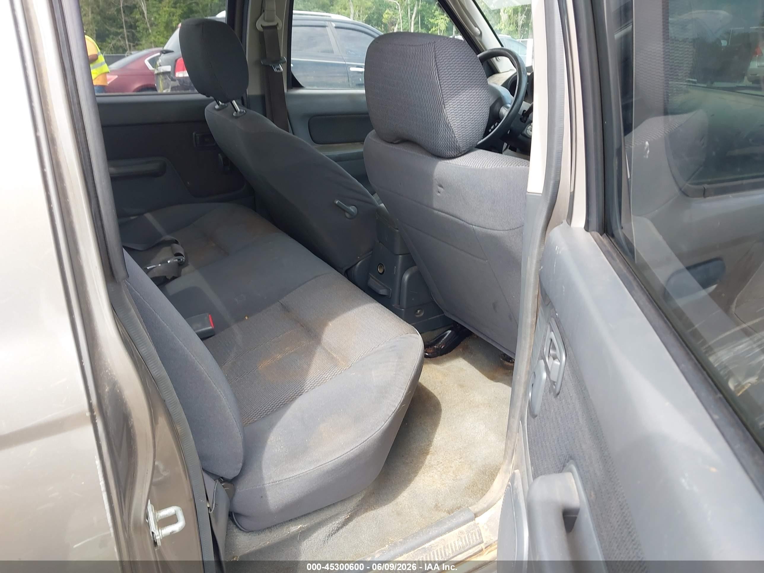 2004 Nissan Frontier Xe-v6 Brown vin: 1N6ED29Y34C424675
