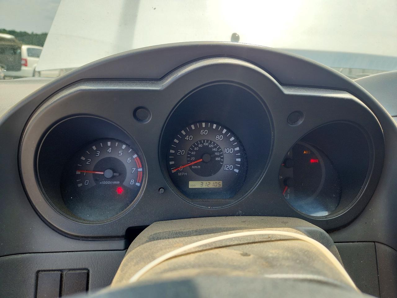 2002 Nissan Frontier Utility Trailer White vin: 1N6ED29Y82C372943