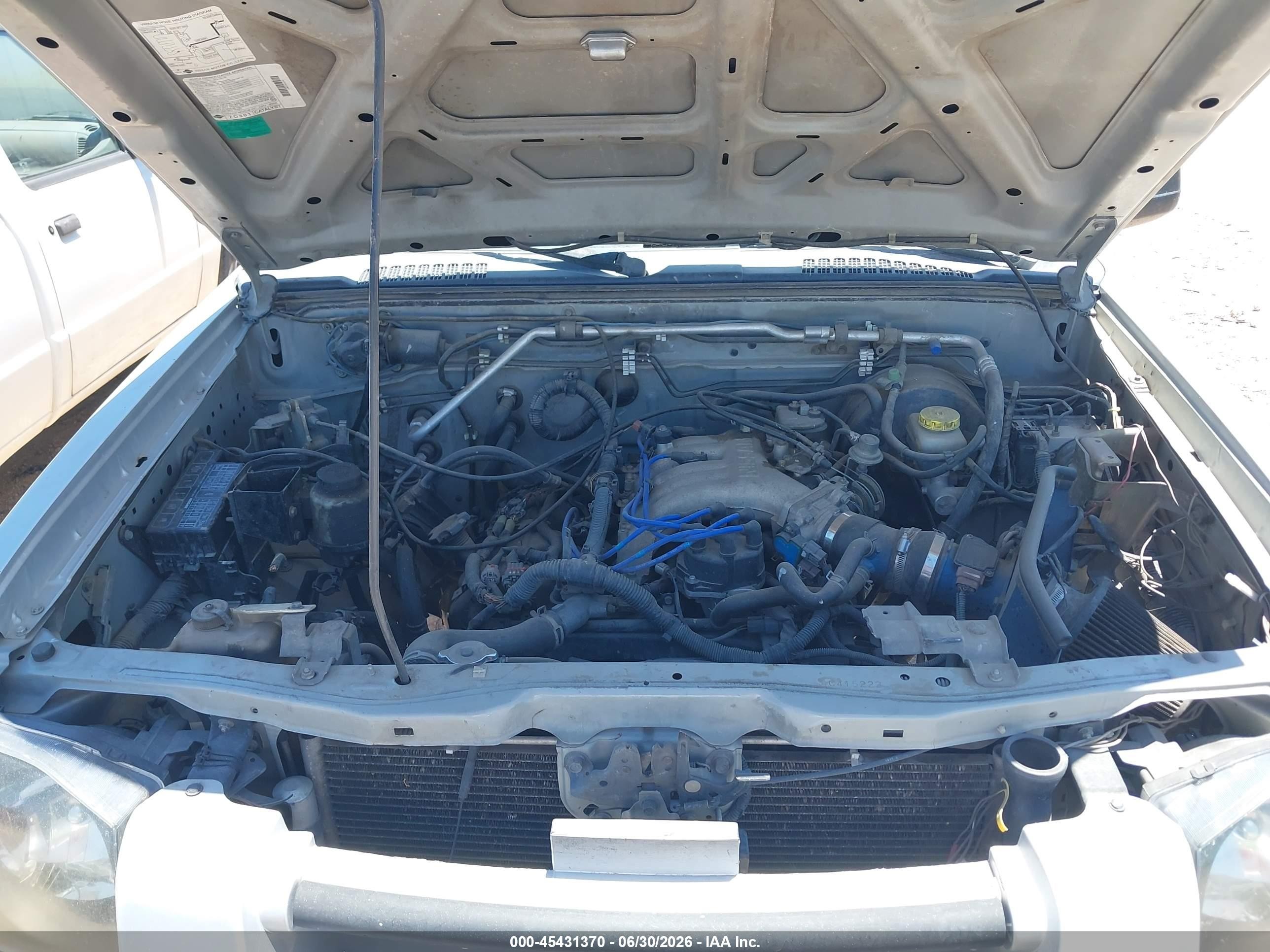 2004 Nissan Frontier Xe-v6 Silver vin: 1N6ED29Y94C415222