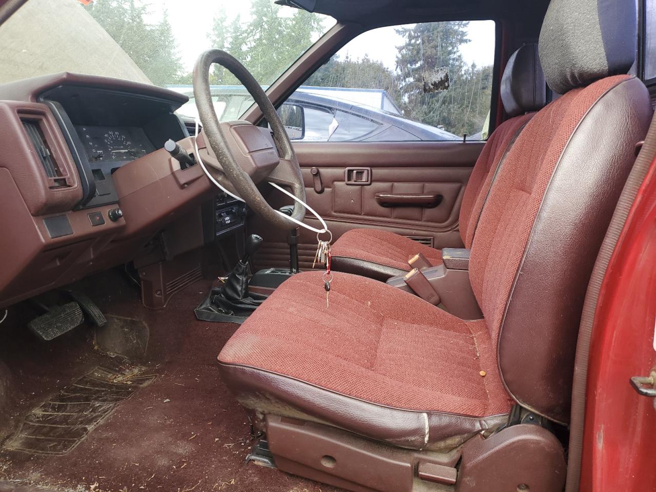 1990 Nissan D21 Short Bed Burgundy vin: 1N6HD11Y8LC366791