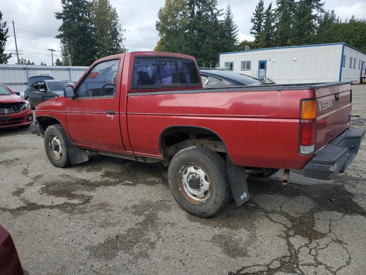 1990 Nissan D21 Short Bed Burgundy vin: 1N6HD11Y8LC366791