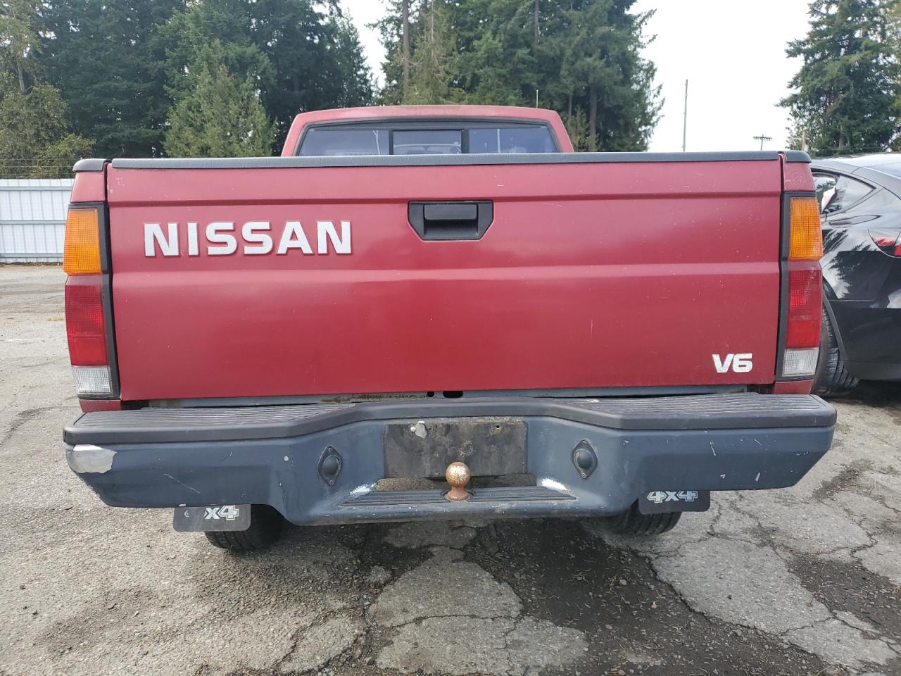 1990 Nissan D21 Short Bed Burgundy vin: 1N6HD11Y8LC366791