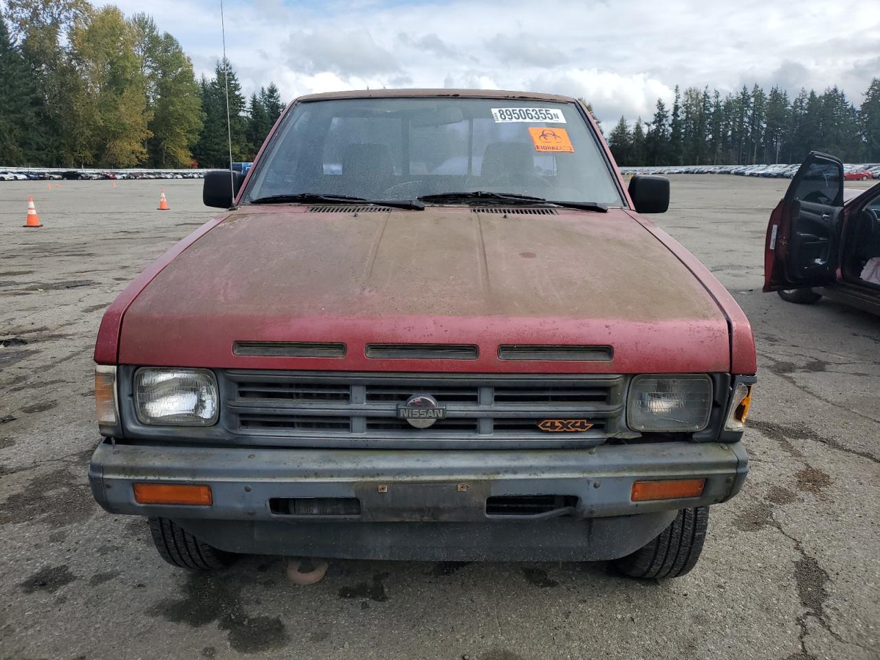 1990 Nissan D21 Short Bed Burgundy vin: 1N6HD11Y8LC366791