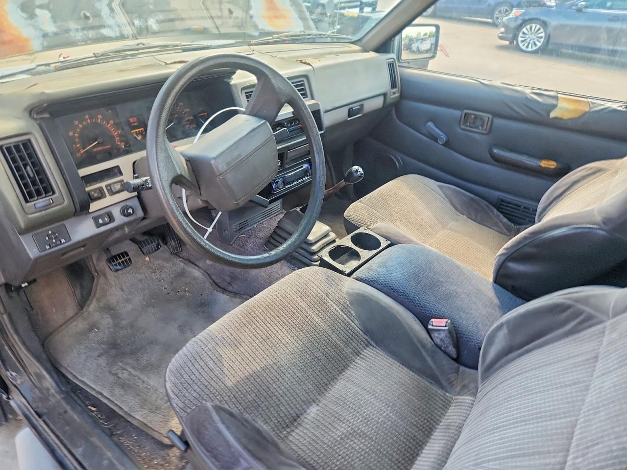 1989 Niss Truck Black vin: 1N6HD12H3KC331685