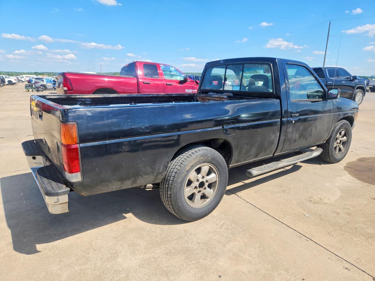 1989 Niss Truck Black vin: 1N6HD12H3KC331685