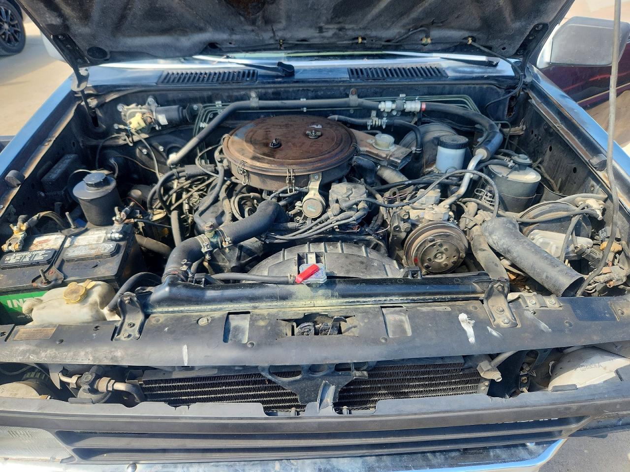 1989 Niss Truck Black vin: 1N6HD12H3KC331685