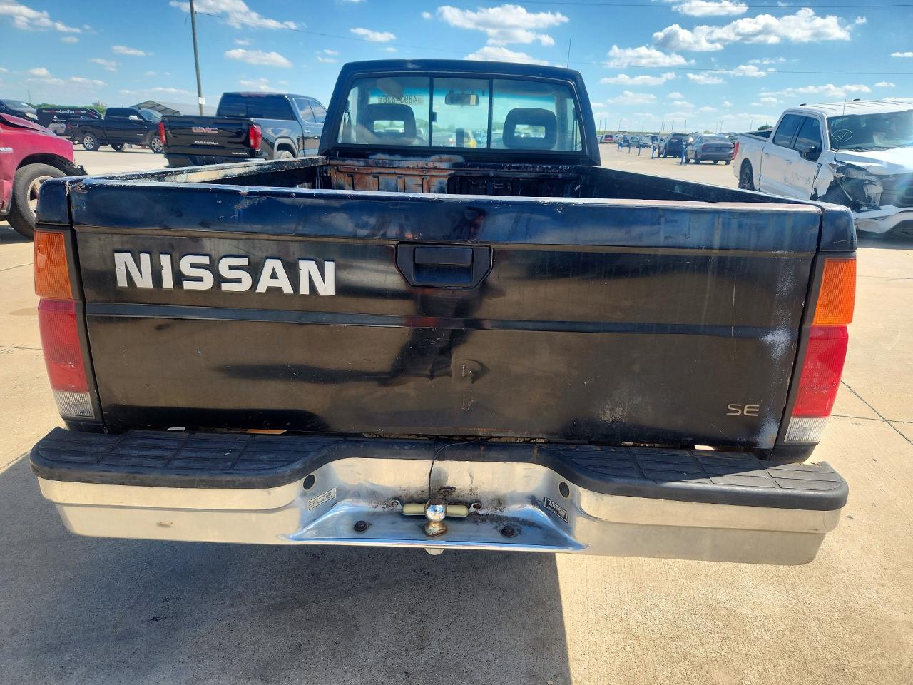 1989 Niss Truck Black vin: 1N6HD12H3KC331685