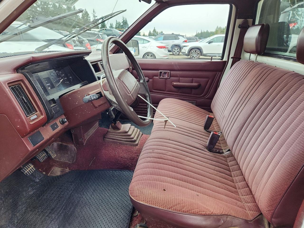 1991 Nissan Truck V6 White vin: 1N6HD12H8MC353474