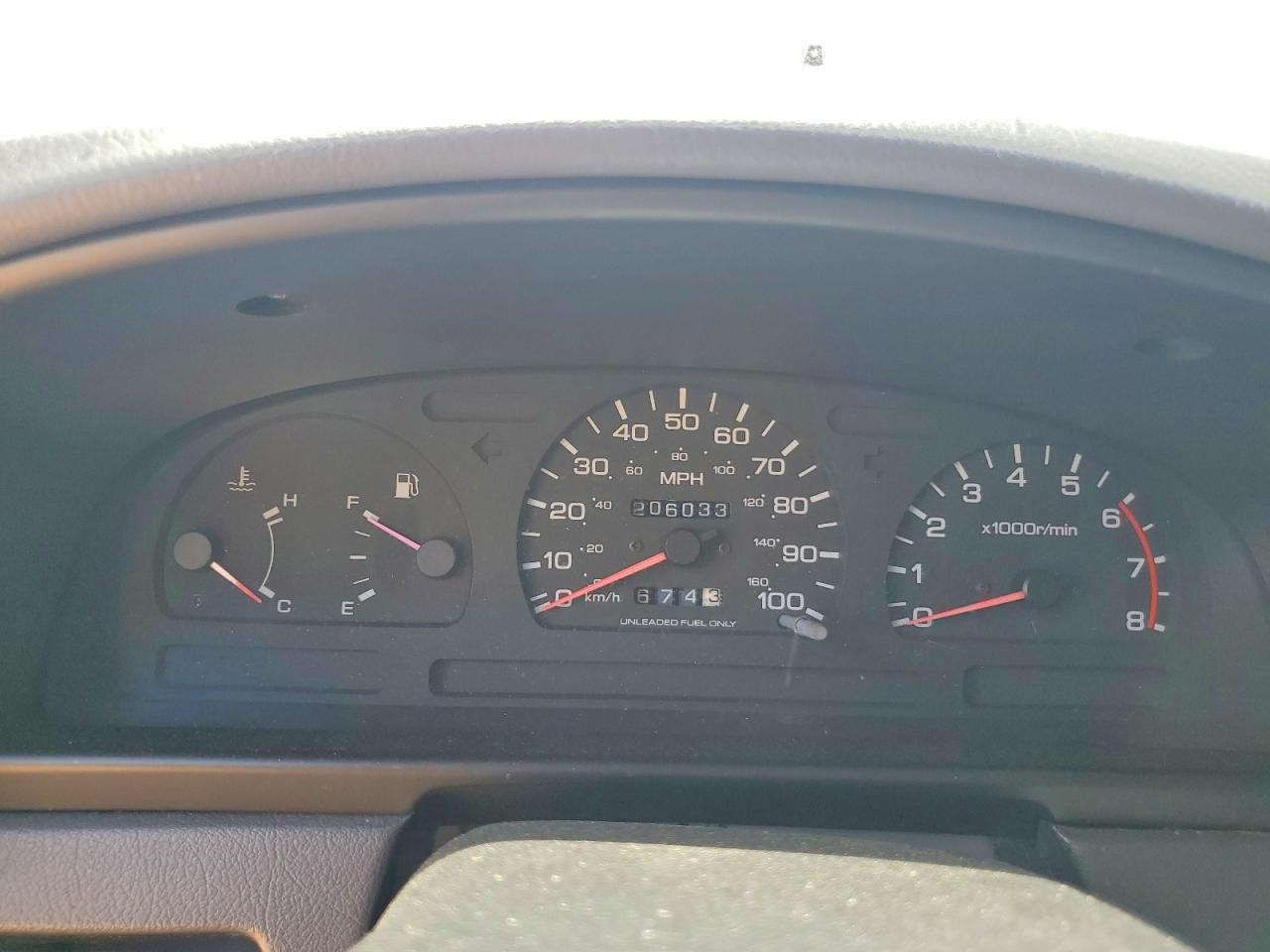 1995 Nissan Truck Xe V6 Белый vin: 1N6HD16S1SC396900